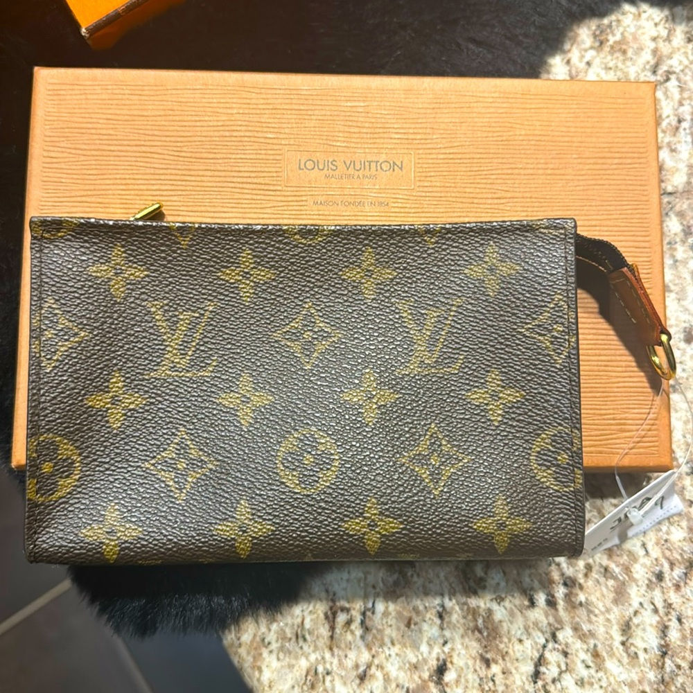 🎀Louis Vuitton pouch🎀